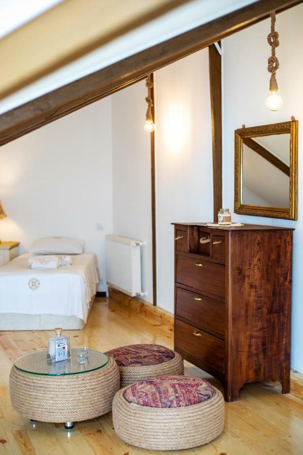 Apartment Ornament Tbilisi ภายนอก รูปภาพ