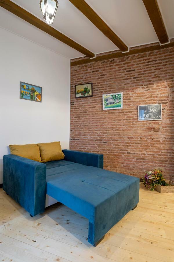 Apartment Ornament Tbilisi ภายนอก รูปภาพ