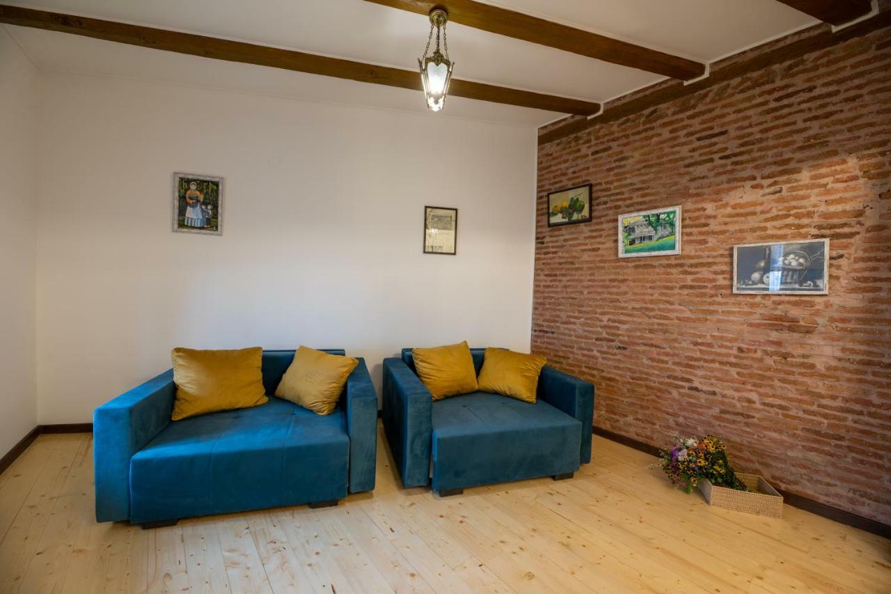 Apartment Ornament Tbilisi ภายนอก รูปภาพ