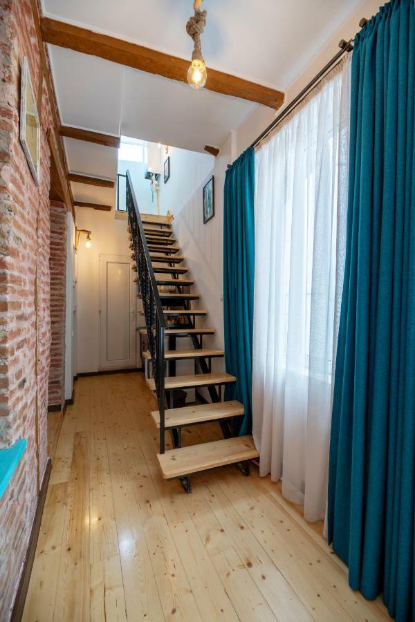 Apartment Ornament Tbilisi ภายนอก รูปภาพ