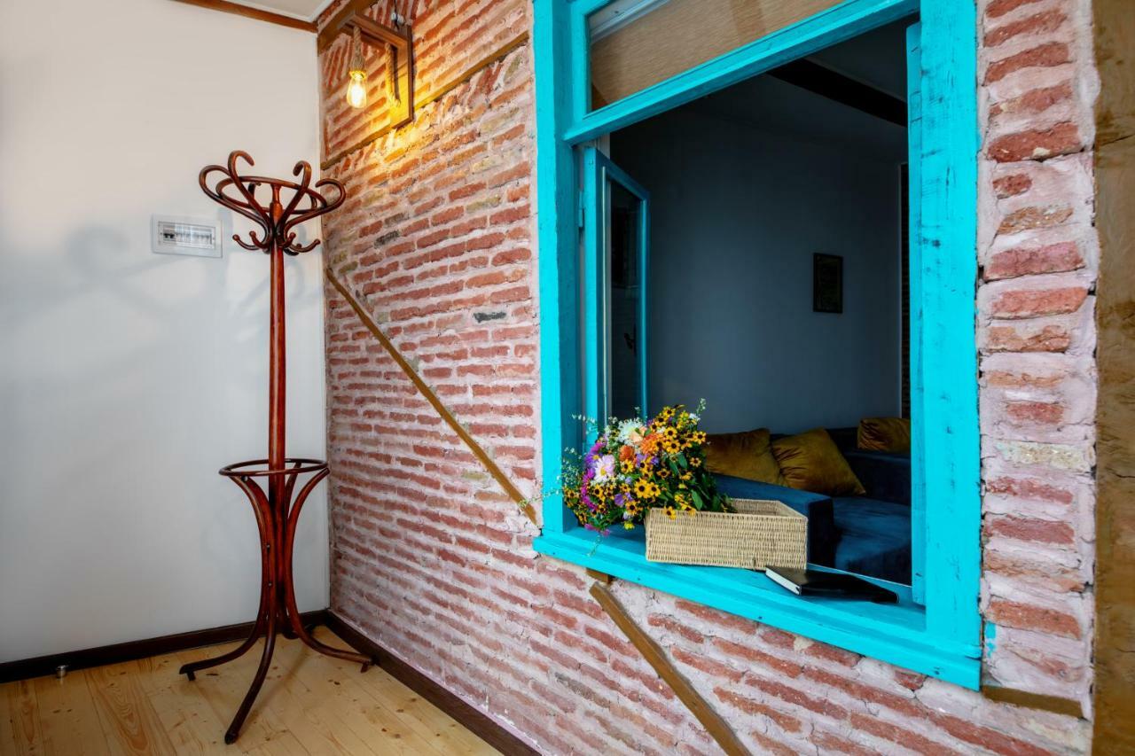 Apartment Ornament Tbilisi ภายนอก รูปภาพ