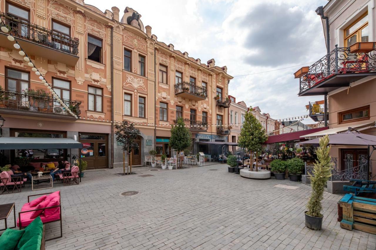 Apartment Ornament Tbilisi ภายนอก รูปภาพ